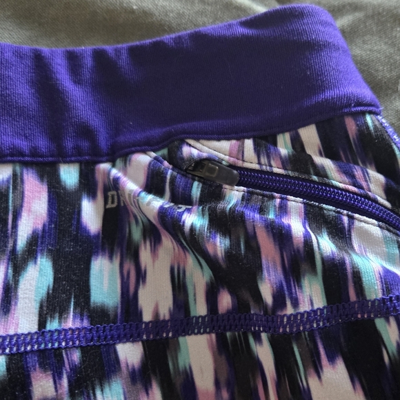 Nike women's leggings,  DriFit, multi color,  size small - Picture 3 of 3